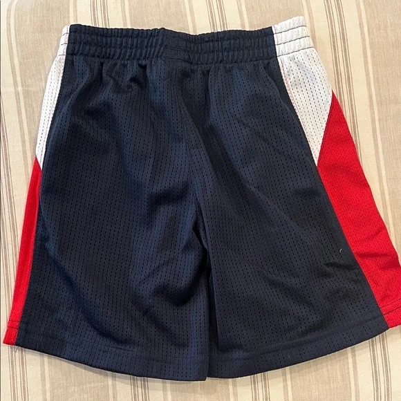 Like new size 2t Nike Black and Red Athletic Shorts Lightweight Breathable - Picture 6 of 6